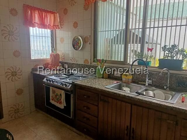 Casa (Multipes Niveles) en Venta en Colinas de Santa Monica, Distrito Metropolitano - 24