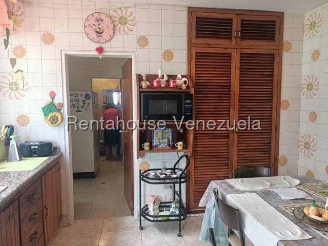 Casa (Multipes Niveles) en Venta en Colinas de Santa Monica, Distrito Metropolitano - 25