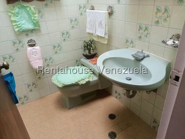 Casa (Multipes Niveles) en Venta en Colinas de Santa Monica, Distrito Metropolitano - 29