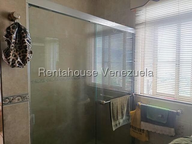 Casa (Multipes Niveles) en Venta en Colinas de Santa Monica, Distrito Metropolitano - 35
