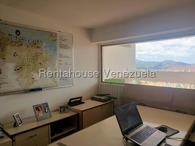 Casa (Multipes Niveles) en Venta en Colinas de Santa Monica, Distrito Metropolitano - 43
