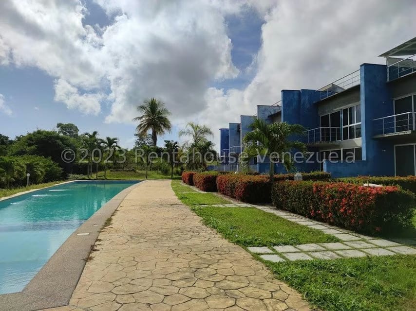 Townhouse (Multiples Niveles) en Venta en Los Canales de Rio Chico, Miranda - 2