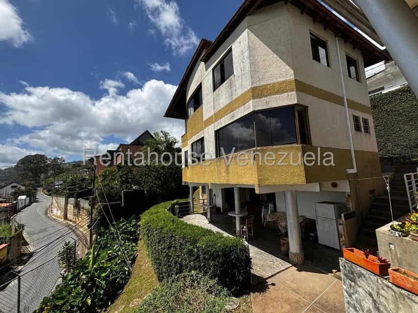 Casa (1 Nivel) en Venta en Lomas del Halcon, Distrito Metropolitano - 2