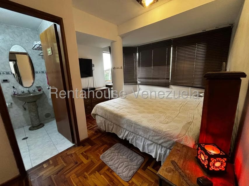 Casa (1 Nivel) en Venta en Lomas del Halcon, Distrito Metropolitano - 16