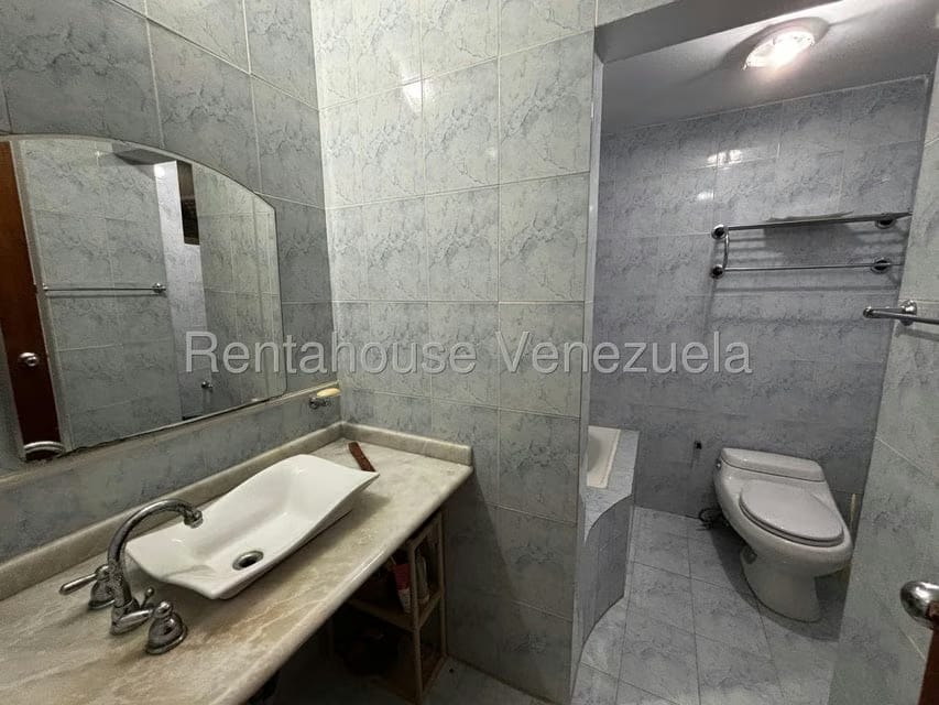 Casa (1 Nivel) en Venta en Lomas del Halcon, Distrito Metropolitano - 18