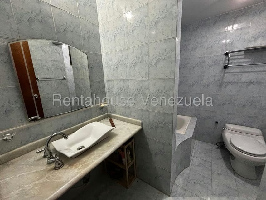 Casa (1 Nivel) en Venta en Lomas del Halcon, Distrito Metropolitano - 20