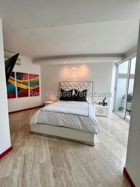 Apartamento (1 Nivel) en Venta en Lomas de Las Mercedes, Distrito Metropolitano - 11