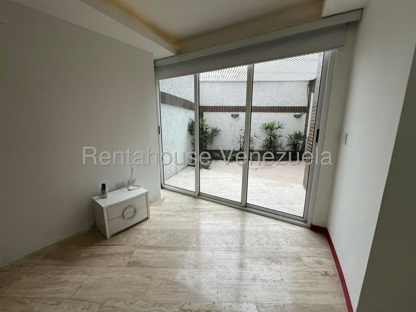 Apartamento (1 Nivel) en Venta en Lomas de Las Mercedes, Distrito Metropolitano - 4