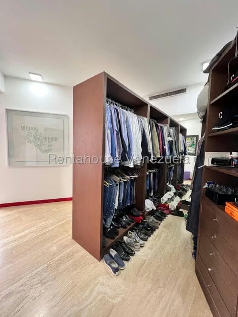 Apartamento (1 Nivel) en Venta en Lomas de Las Mercedes, Distrito Metropolitano - 6