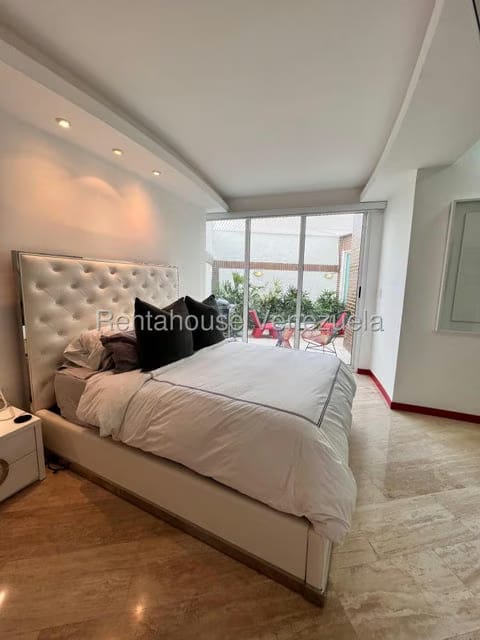 Apartamento (1 Nivel) en Venta en Lomas de Las Mercedes, Distrito Metropolitano - 7