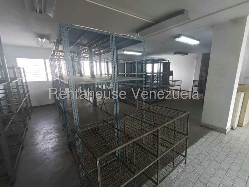 Comercial (Edificio) en Venta en Maturin, Monagas - 12