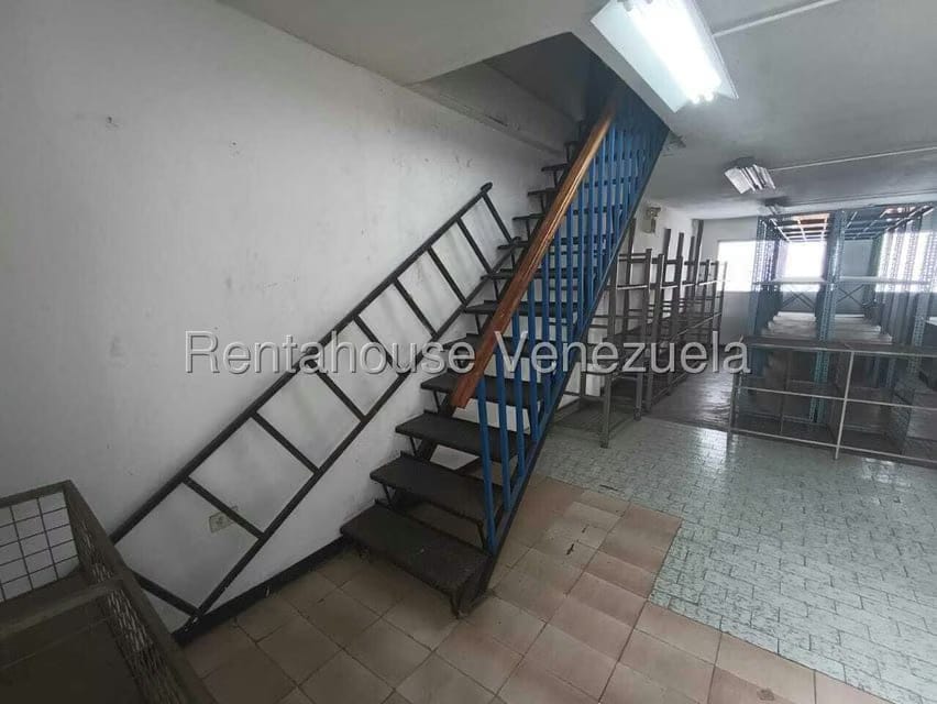 Comercial (Edificio) en Venta en Maturin, Monagas - 13