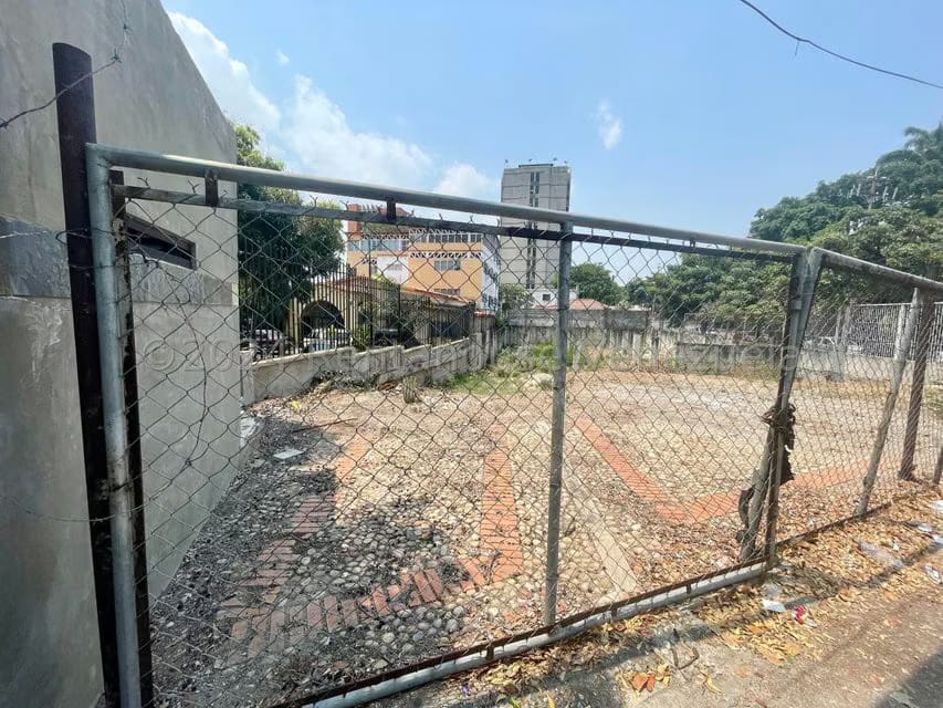 Terreno (Comercial) en Venta en Zona Este, Lara - 2