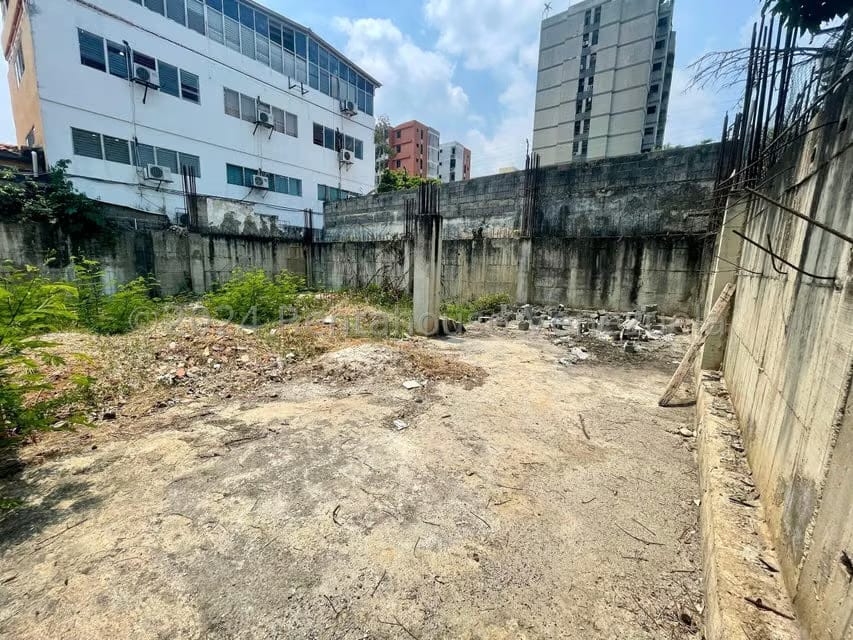 Terreno (Comercial) en Venta en Zona Este, Lara - 11