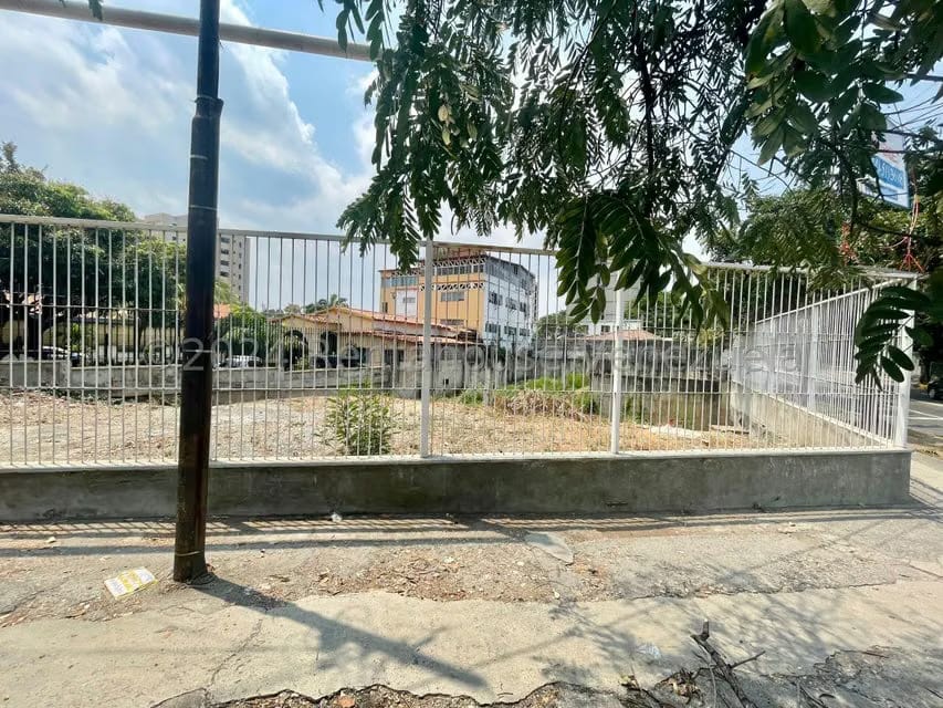 Terreno (Comercial) en Venta en Zona Este, Lara - 12