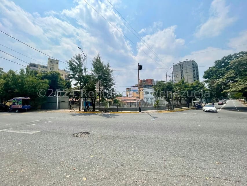 Terreno (Comercial) en Venta en Zona Este, Lara - 14