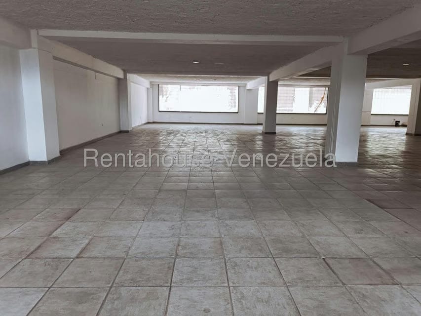 Comercial (Local Comercial) en Alquiler en Club Hipico, Miranda - 2