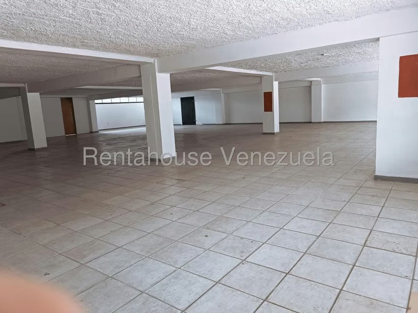 Comercial (Local Comercial) en Alquiler en Club Hipico, Miranda - 4