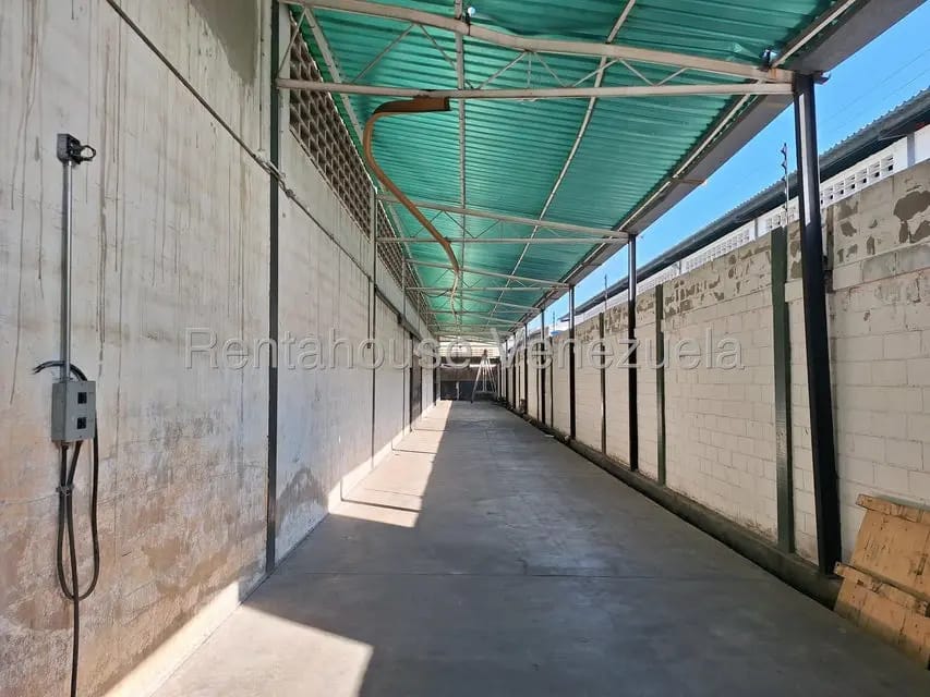 Comercial (Galpon - Deposito) en Venta en Parque Industrial Castillito, Carabobo - 25