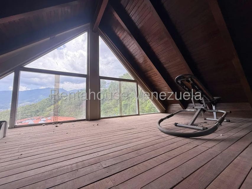 Casa (Multipes Niveles) en Venta en Colinas de Santa Monica, Distrito Metropolitano - 13