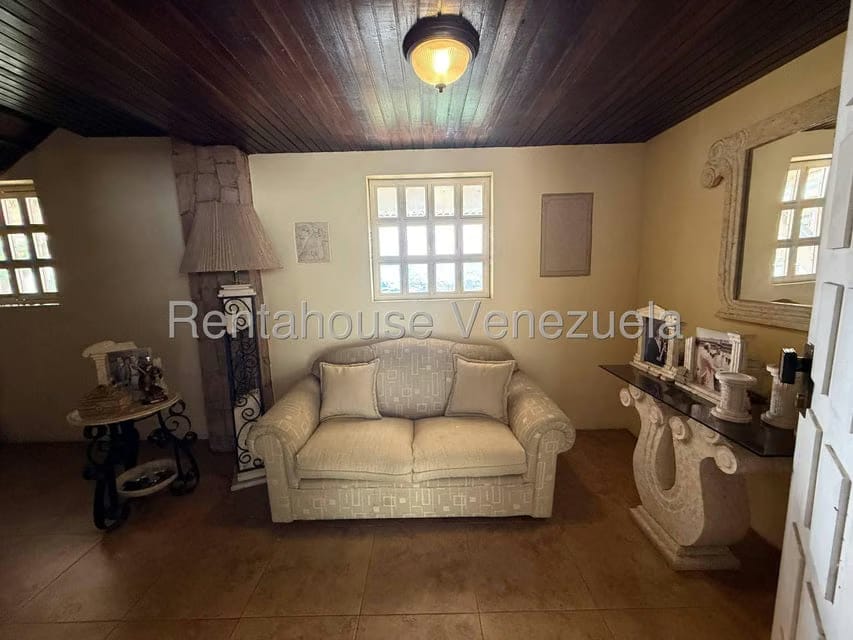 Casa (Multipes Niveles) en Venta en Colinas de Santa Monica, Distrito Metropolitano - 22