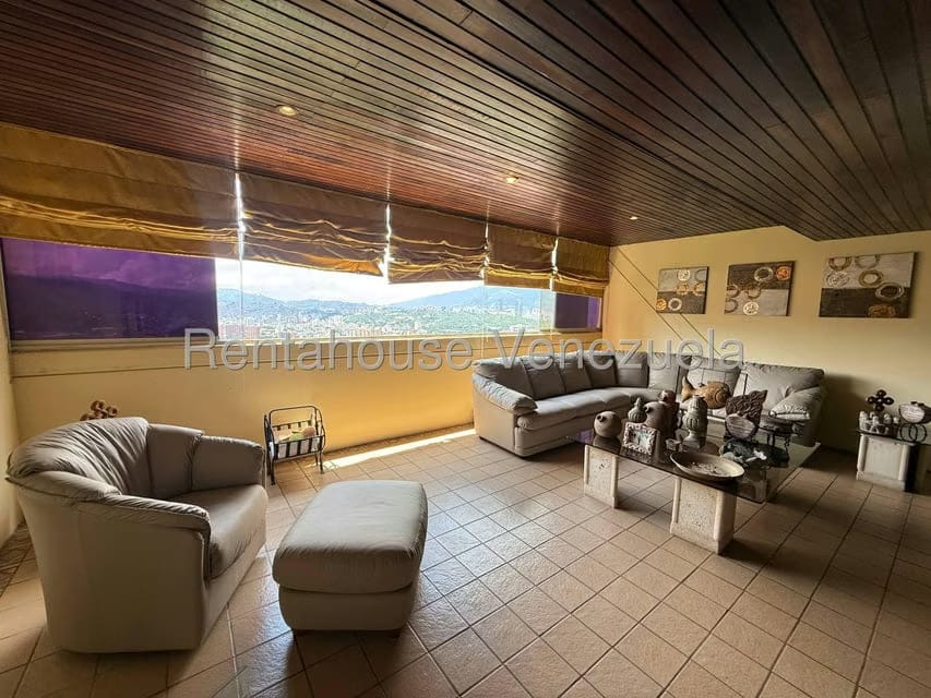 Casa (Multipes Niveles) en Venta en Colinas de Santa Monica, Distrito Metropolitano - 4