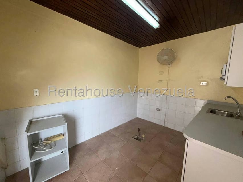 Casa (Multipes Niveles) en Venta en Colinas de Santa Monica, Distrito Metropolitano - 31