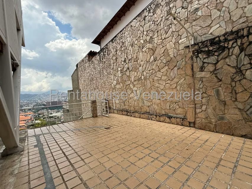Casa (Multipes Niveles) en Venta en Colinas de Santa Monica, Distrito Metropolitano - 33