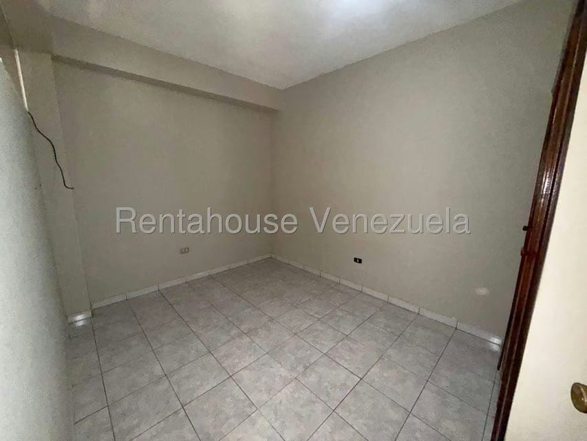 Casa (Multipes Niveles) en Venta en Colinas de Santa Monica, Distrito Metropolitano - 60