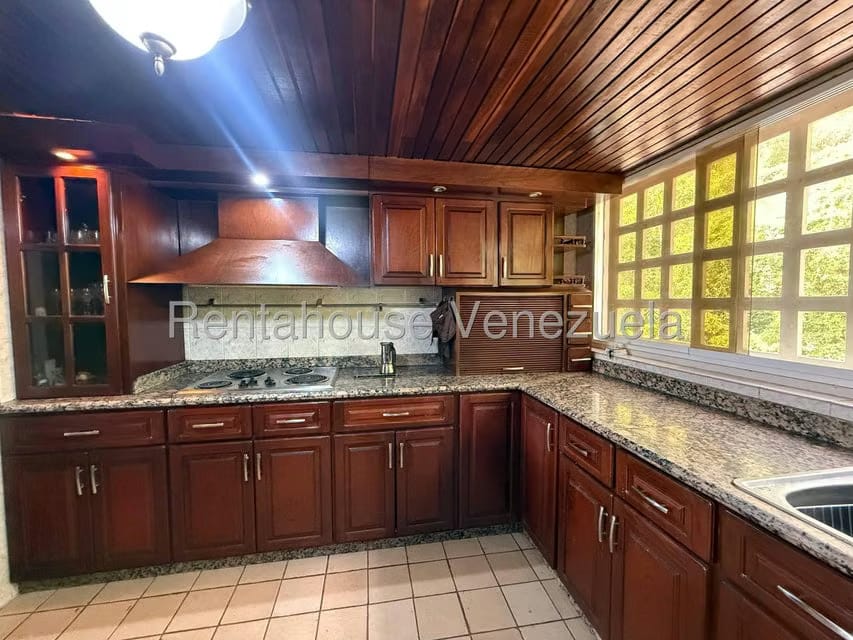 Casa (Multipes Niveles) en Venta en Colinas de Santa Monica, Distrito Metropolitano - 7