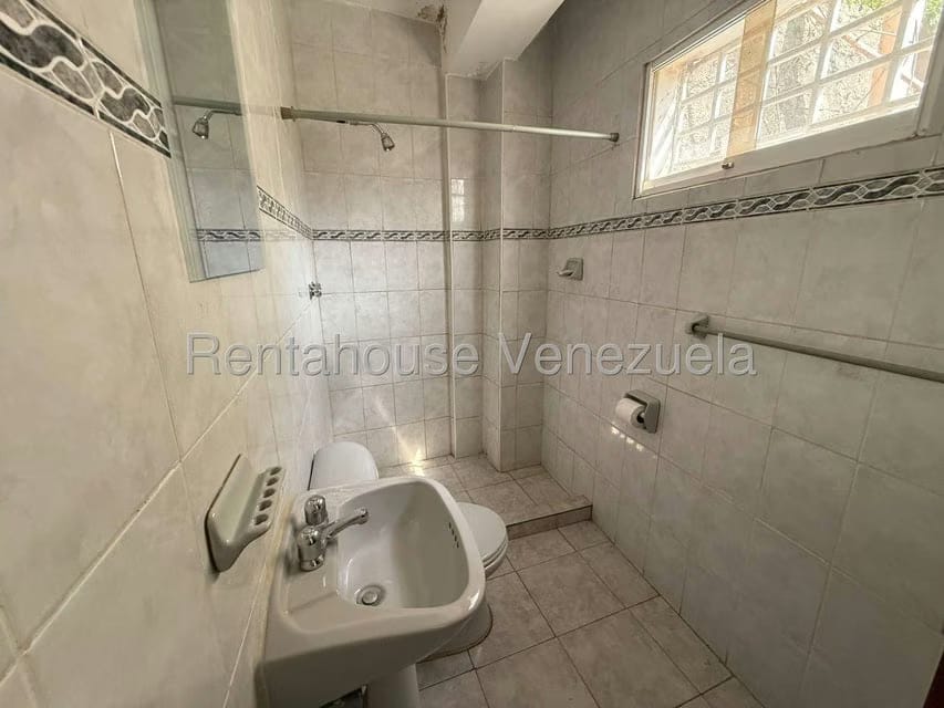 Casa (Multipes Niveles) en Venta en Colinas de Santa Monica, Distrito Metropolitano - 64