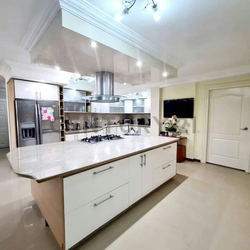 Villa en venta en campo de golf con muelle - 3