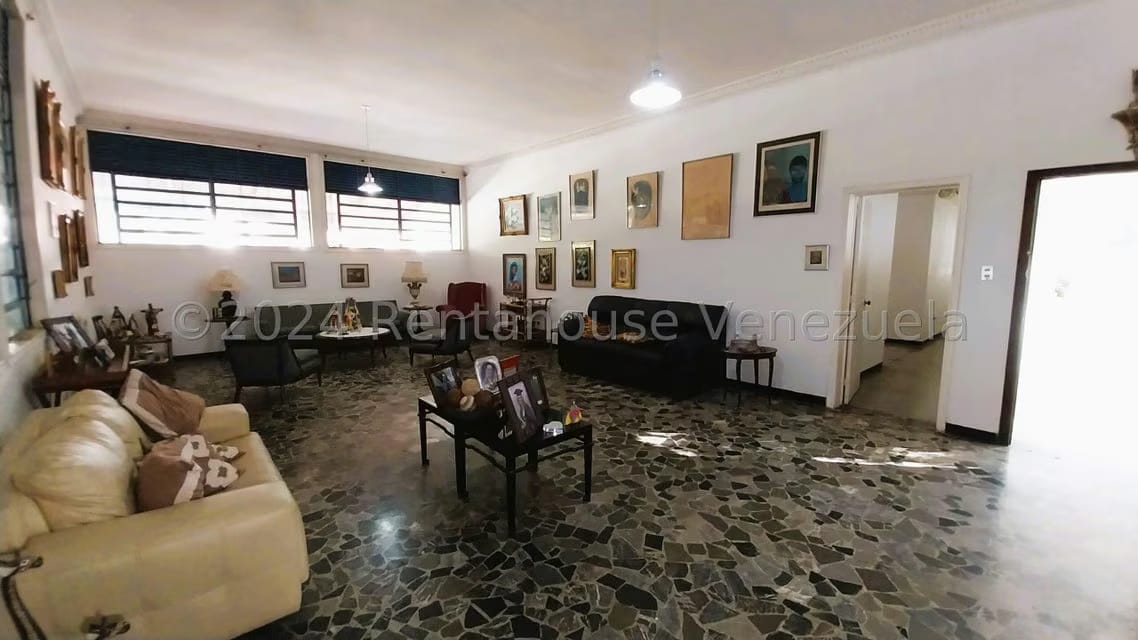 Casa (1 Nivel) en Venta en La Floresta, Distrito Metropolitano - 24