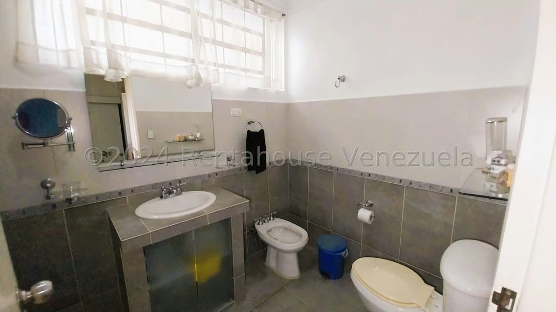 Casa (1 Nivel) en Venta en La Floresta, Distrito Metropolitano - 38