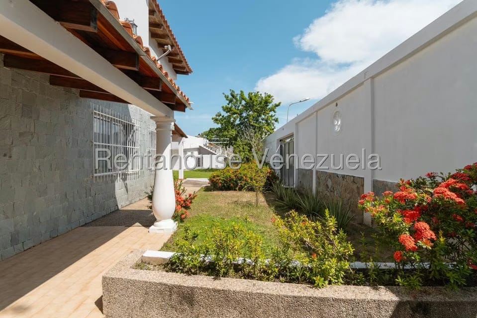 Casa (Duplex) en Venta en Ciudad Balneario Higuerote, Miranda - 3