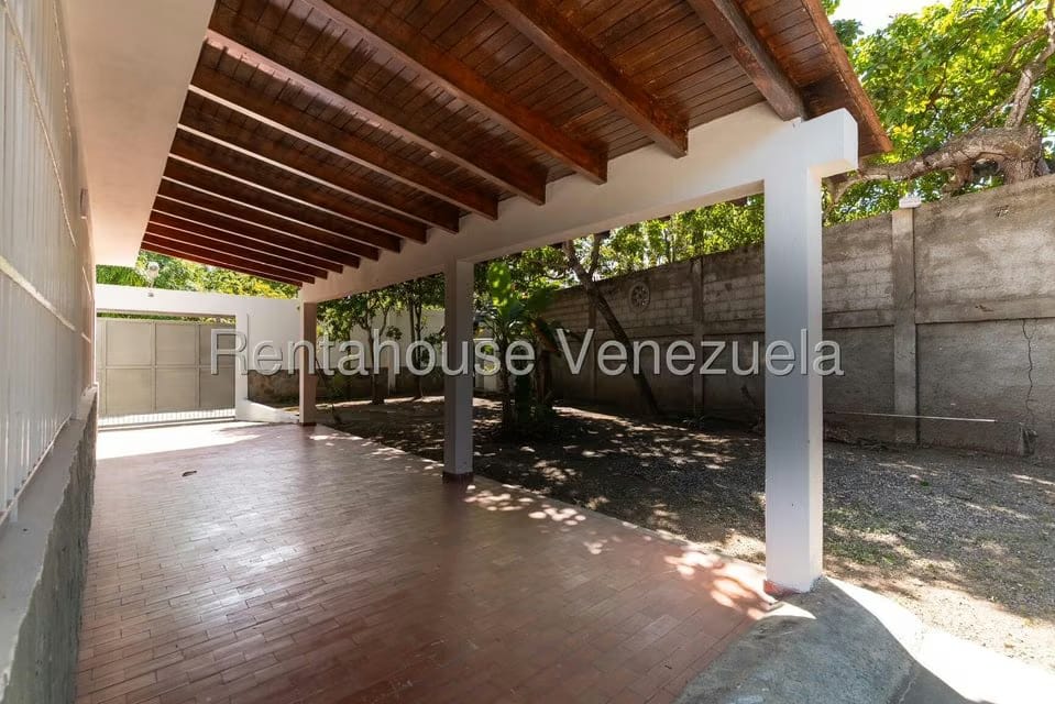 Casa (Duplex) en Venta en Ciudad Balneario Higuerote, Miranda - 35