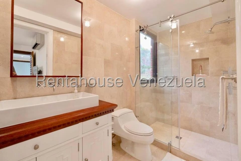 Townhouse (Duplex) en Venta en La Trinidad, Distrito Metropolitano - 37