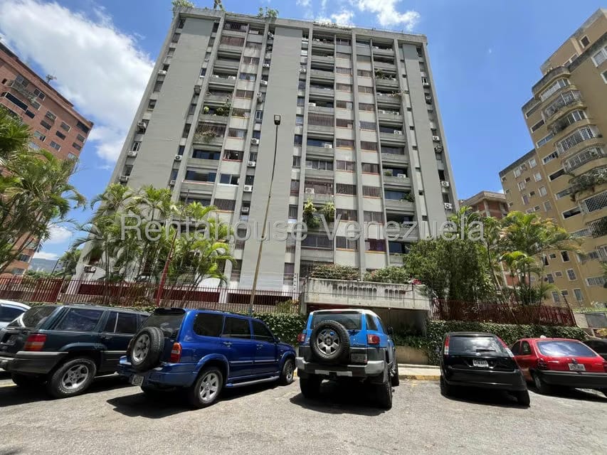 Apartamento (1 Nivel) en Alquiler en Prados del Este, Distrito Metropolitano