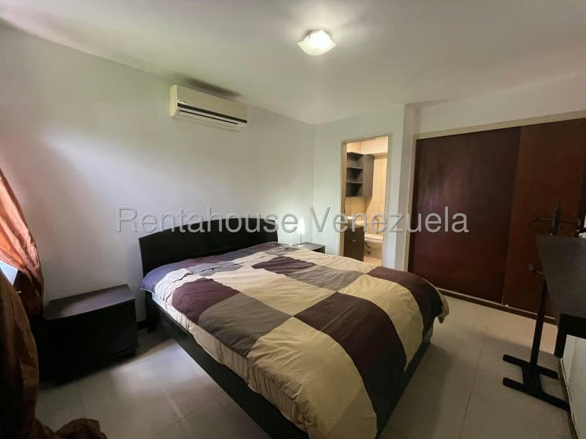 Apartamento (1 Nivel) en Alquiler en Prados del Este, Distrito Metropolitano - 11