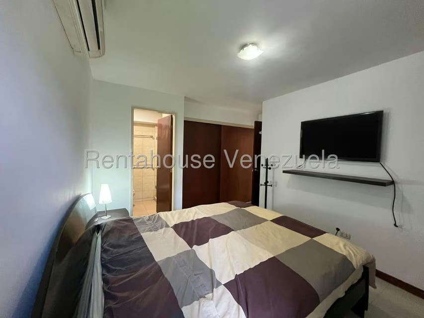 Apartamento (1 Nivel) en Alquiler en Prados del Este, Distrito Metropolitano - 12