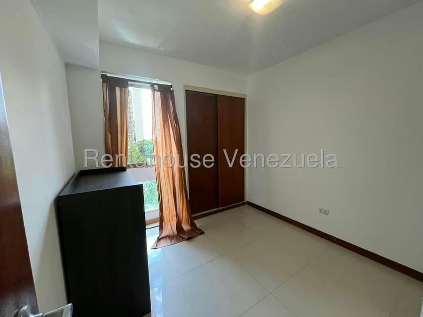 Apartamento (1 Nivel) en Alquiler en Prados del Este, Distrito Metropolitano - 16