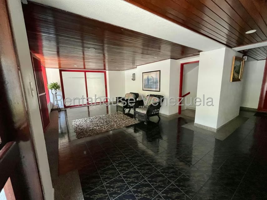 Apartamento (1 Nivel) en Alquiler en Prados del Este, Distrito Metropolitano - 18