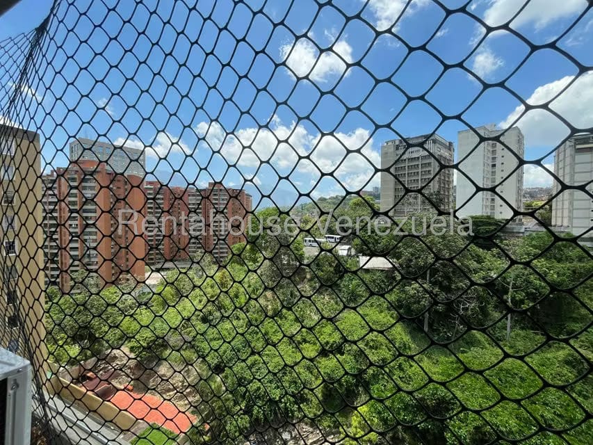 Apartamento (1 Nivel) en Alquiler en Prados del Este, Distrito Metropolitano - 10