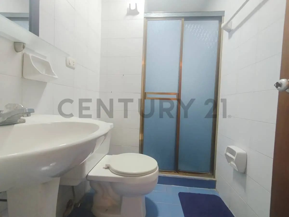 En venta apartamento en Macaracuay - 13