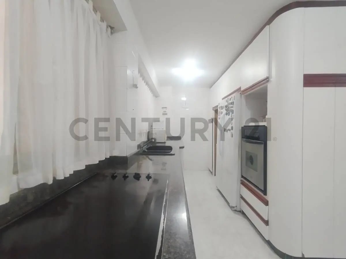 En venta apartamento en Macaracuay - 4