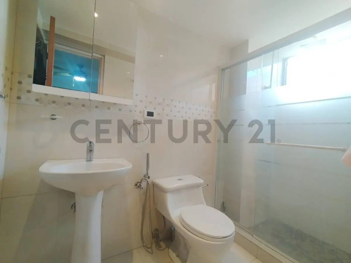 En venta apartamento en Macaracuay - 8