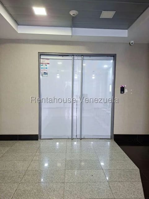 Comercial (Oficina) en Venta en Macaracuay, Distrito Metropolitano - 2