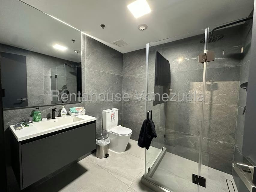Comercial (Oficina) en Venta en Macaracuay, Distrito Metropolitano - 17
