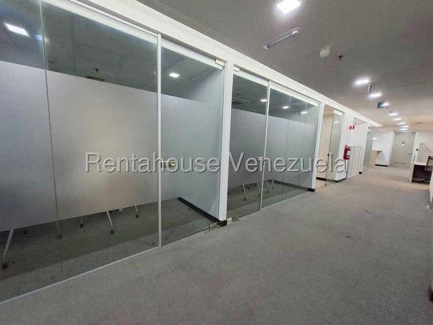 Comercial (Oficina) en Venta en Macaracuay, Distrito Metropolitano - 18