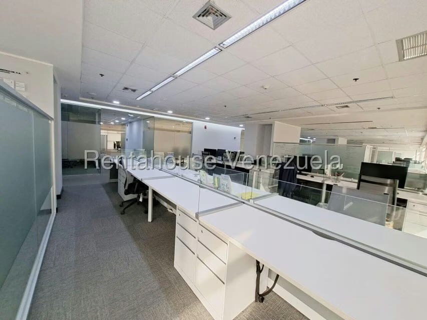 Comercial (Oficina) en Venta en Macaracuay, Distrito Metropolitano - 19